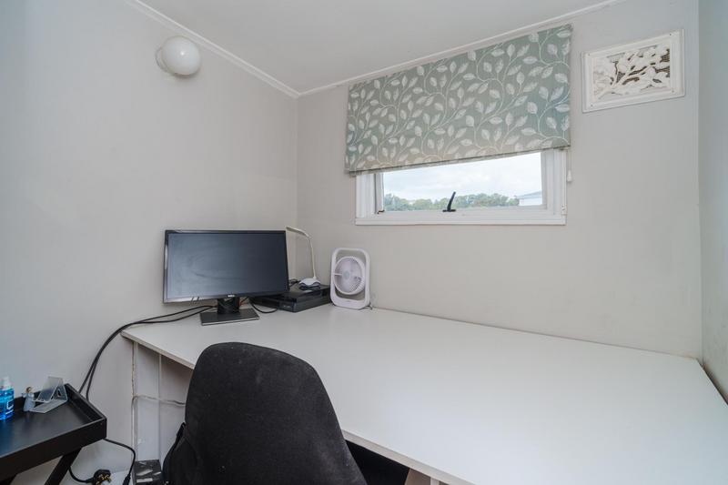 2 Bedroom Property for Sale in Wynberg Upper Western Cape